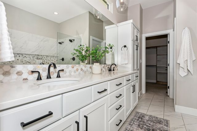 317 N Sarah Ct, Derby, KS 67037
