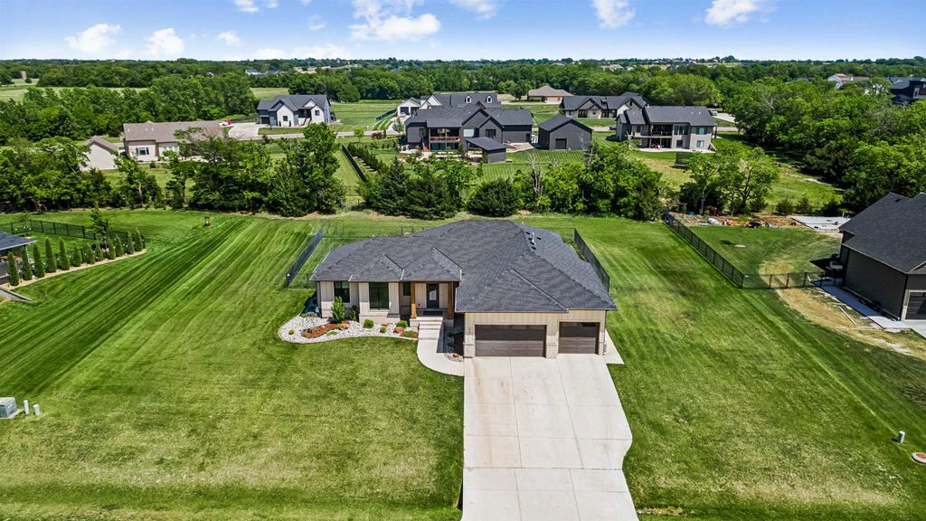 317 N Sarah Ct, Derby, KS 67037