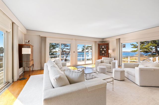 169 Penzance Road, Falmouth, MA 02540