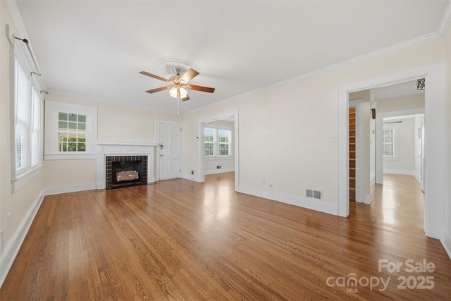 33 20th Avenue NW, Hickory, NC 28601