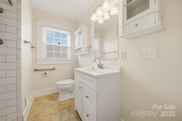 33 20th Avenue NW, Hickory, NC 28601