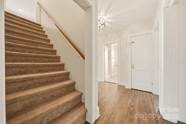 33 20th Avenue NW, Hickory, NC 28601