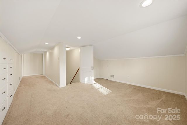 33 20th Avenue NW, Hickory, NC 28601