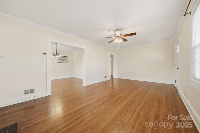 33 20th Avenue NW, Hickory, NC 28601