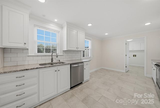 33 20th Avenue NW, Hickory, NC 28601