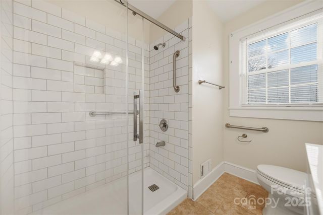 33 20th Avenue NW, Hickory, NC 28601