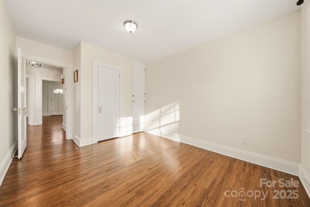 33 20th Avenue NW, Hickory, NC 28601