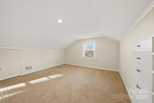 33 20th Avenue NW, Hickory, NC 28601