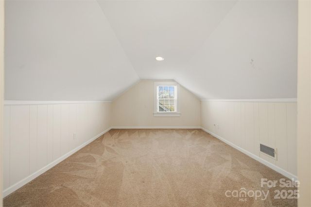 33 20th Avenue NW, Hickory, NC 28601