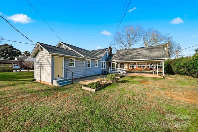 33 20th Avenue NW, Hickory, NC 28601