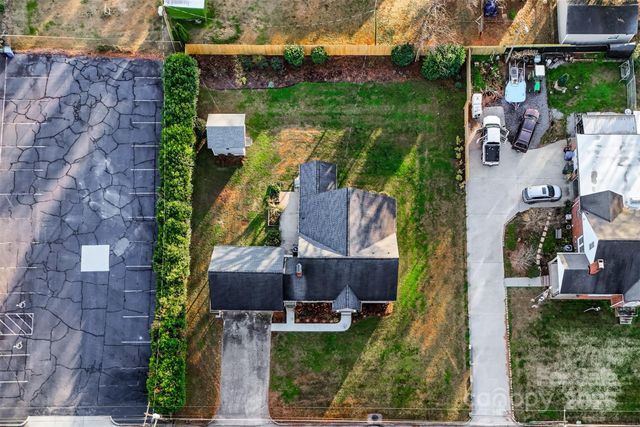 33 20th Avenue NW, Hickory, NC 28601