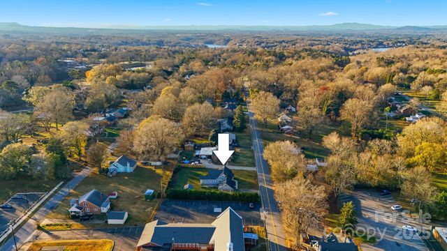 33 20th Avenue NW, Hickory, NC 28601