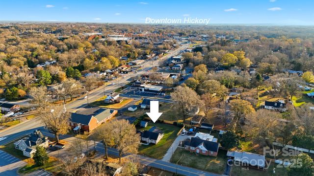 33 20th Avenue NW, Hickory, NC 28601