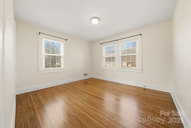 33 20th Avenue NW, Hickory, NC 28601