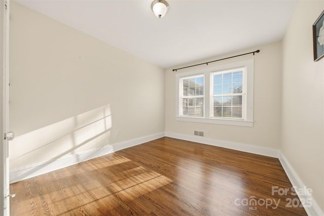 33 20th Avenue NW, Hickory, NC 28601