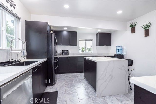 19127 Enadia, Reseda (los Angeles), CA 91335