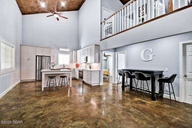 232 Old Joe Mills Lane, Pineville, MO 64856