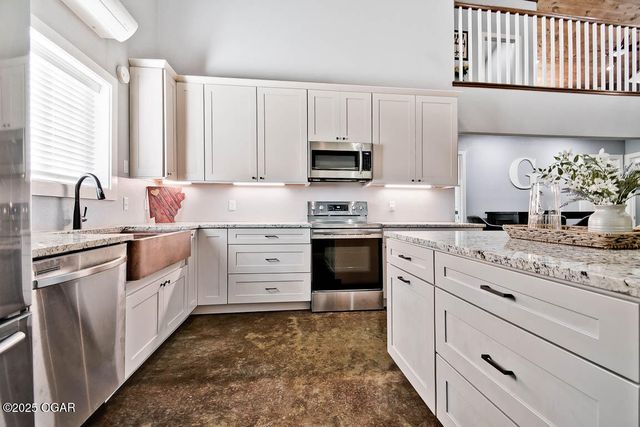 232 Old Joe Mills Lane, Pineville, MO 64856