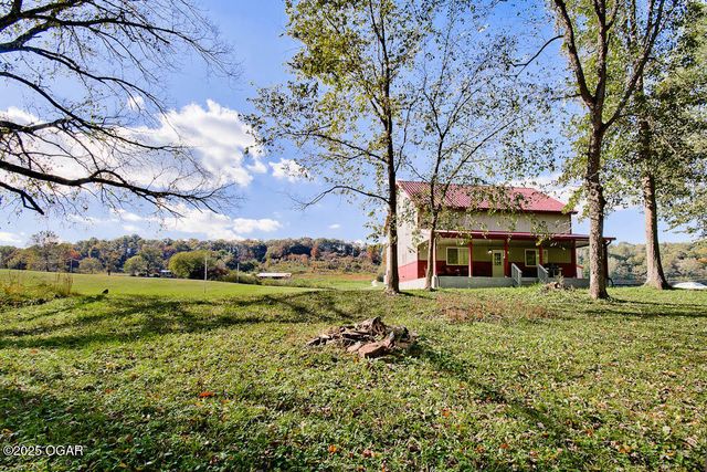 232 Old Joe Mills Lane, Pineville, MO 64856