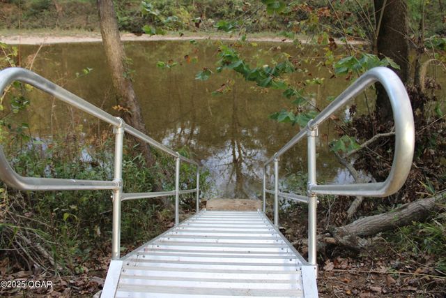 232 Old Joe Mills Lane, Pineville, MO 64856