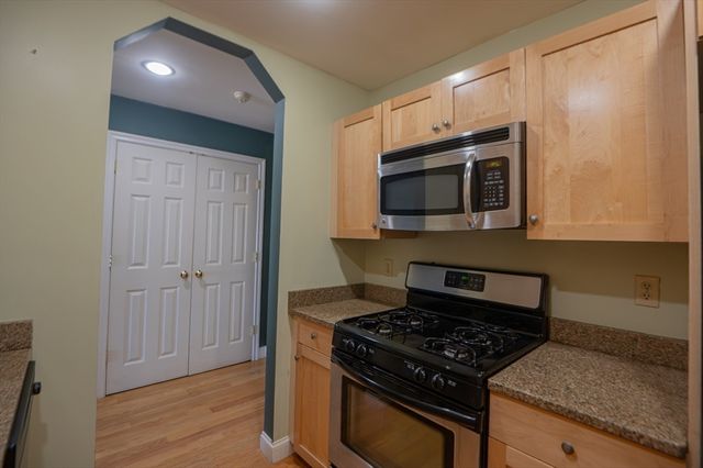 48 Federal St 206, Beverly, MA 01915