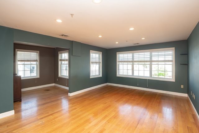48 Federal St 206, Beverly, MA 01915