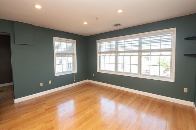 48 Federal St 206, Beverly, MA 01915