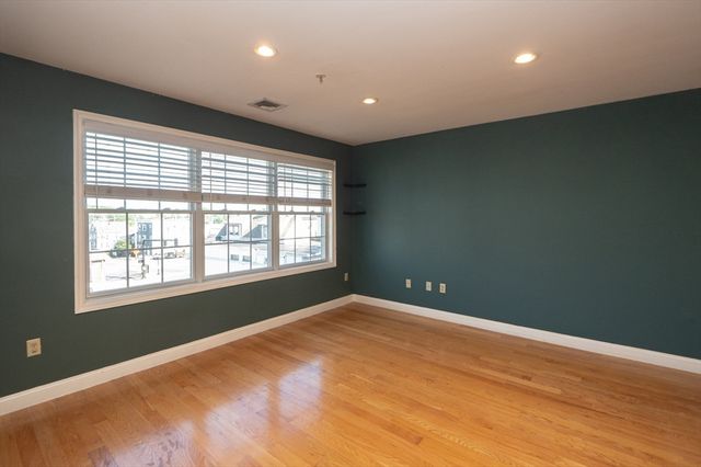 48 Federal St 206, Beverly, MA 01915