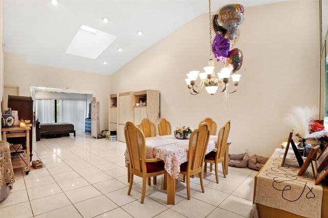 8315 Springlake Dr 8315, Boca Raton, FL 33496