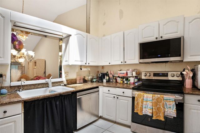 8315 Springlake Dr 8315, Boca Raton, FL 33496