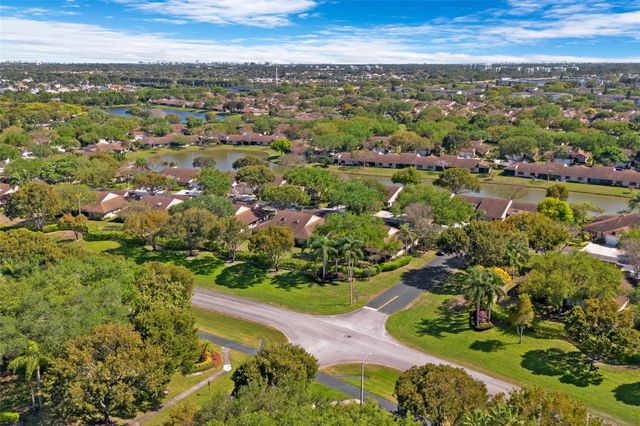 8315 Springlake Dr 8315, Boca Raton, FL 33496