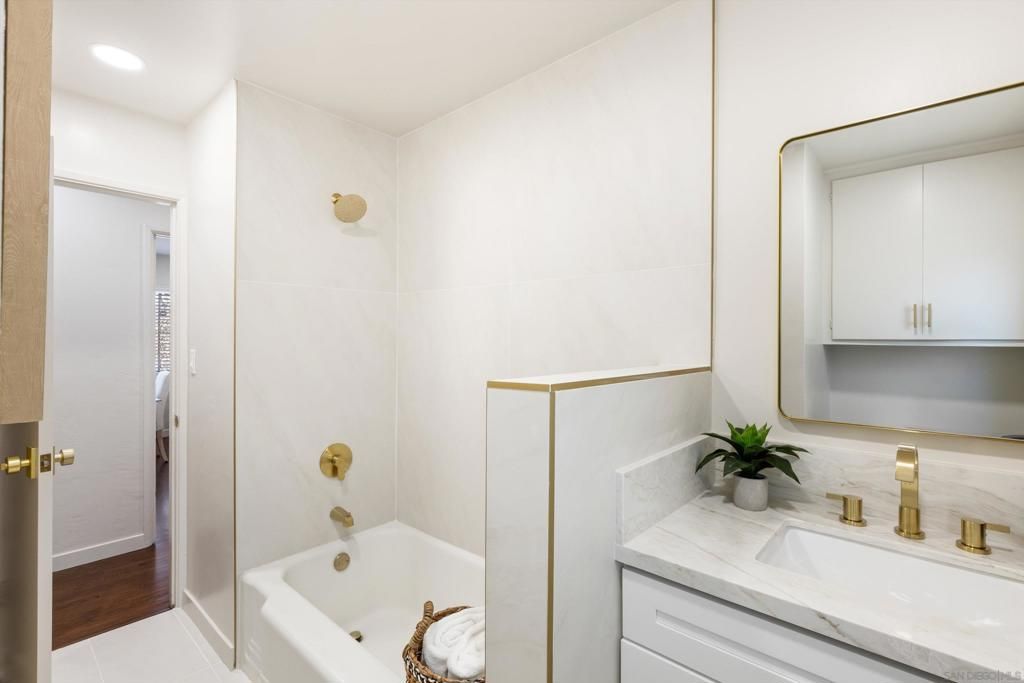 Image 10 of property listing at 5166 Catoctin Dr, San Diego, CA 92115