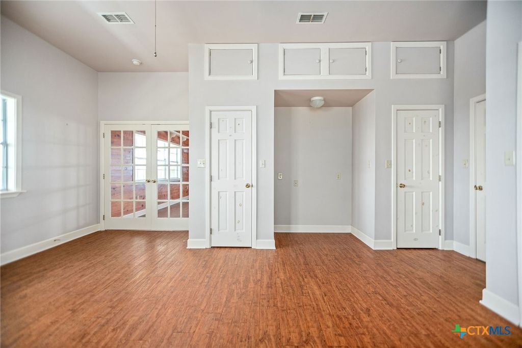 Image 22 of property listing at 96 E Meadowlark Drive, Port Lavaca, TX 77979