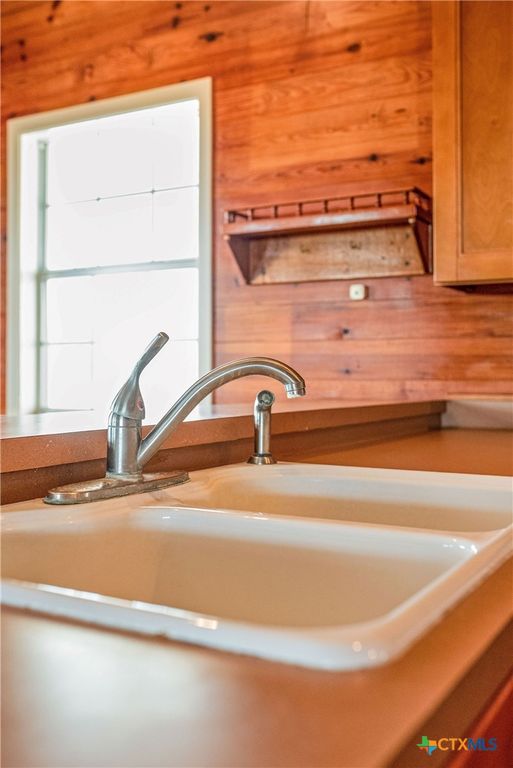 Image 28 of property listing at 96 E Meadowlark Drive, Port Lavaca, TX 77979