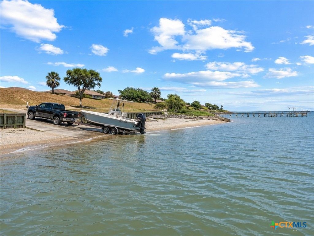Image 35 of property listing at 96 E Meadowlark Drive, Port Lavaca, TX 77979