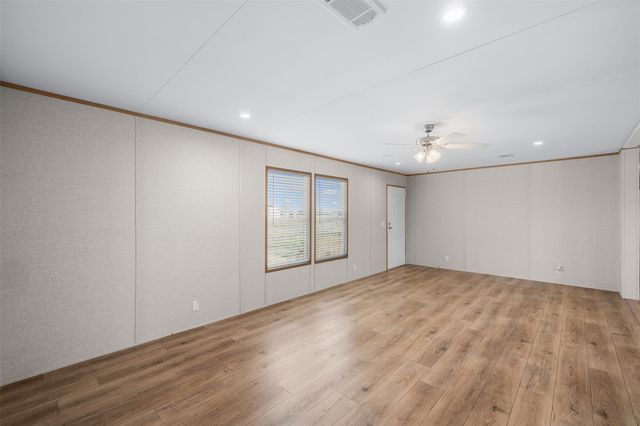 139 Azalea CT, Dale, TX 78616