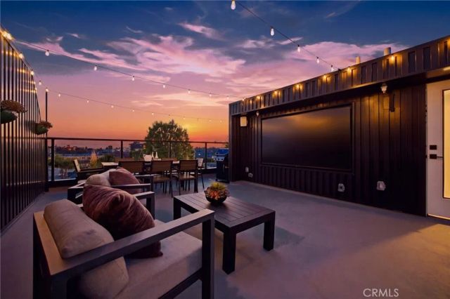 12604 Mitchell Ave., West Los Angeles, CA 90066