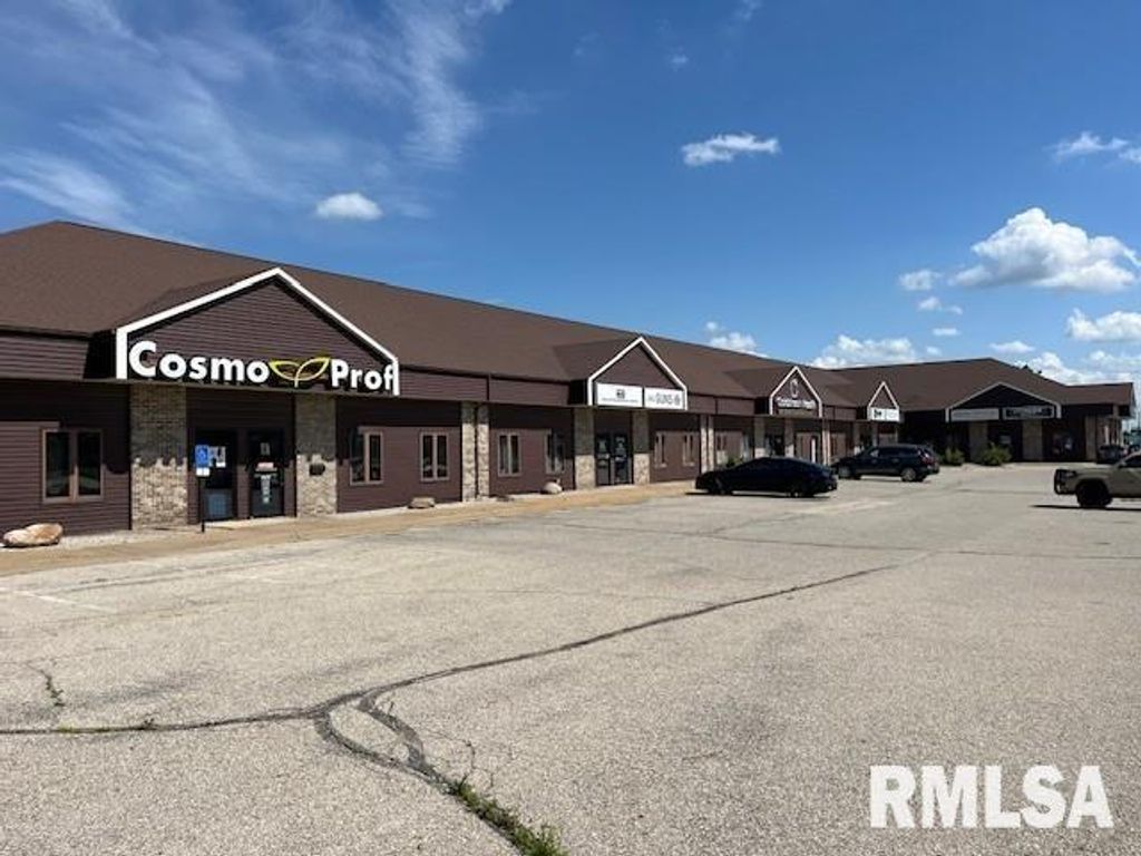 1950 DODGE Road 103, Cedar Rapids, IA 52402 — exterior