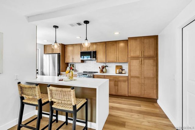 12127 Santiago Rd W, San Diego, CA 92128
