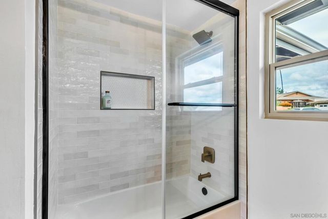 12127 Santiago Rd W, San Diego, CA 92128
