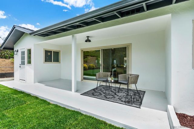 12127 Santiago Rd W, San Diego, CA 92128