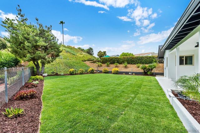 12127 Santiago Rd W, San Diego, CA 92128