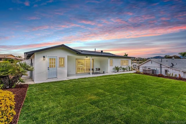 12127 Santiago Rd W, San Diego, CA 92128