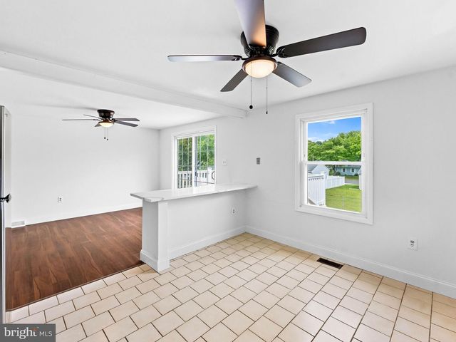 131 STURBRIDGE DR, Sicklerville, NJ 08081
