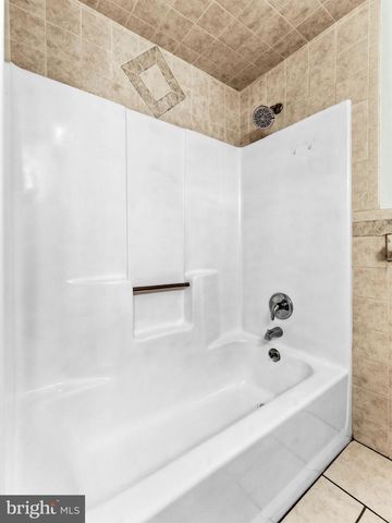 131 STURBRIDGE DR, Sicklerville, NJ 08081