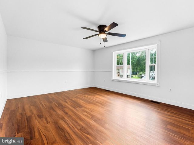 131 STURBRIDGE DR, Sicklerville, NJ 08081
