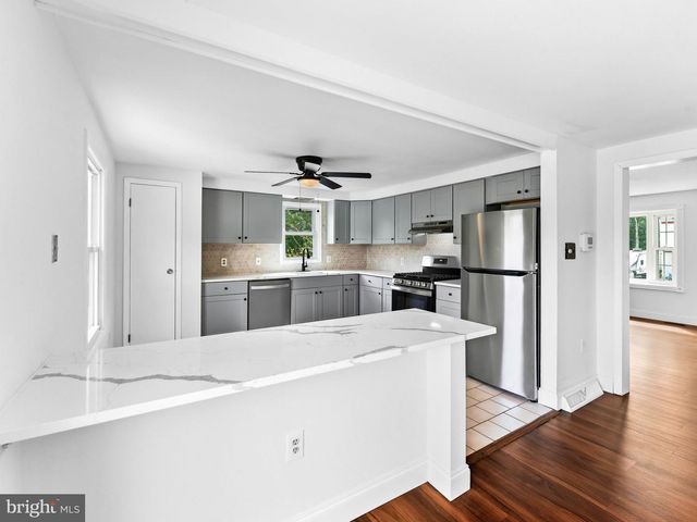 131 STURBRIDGE DR, Sicklerville, NJ 08081