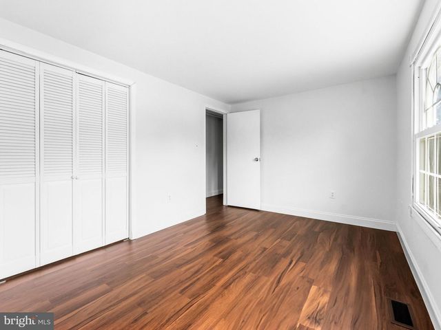 131 STURBRIDGE DR, Sicklerville, NJ 08081