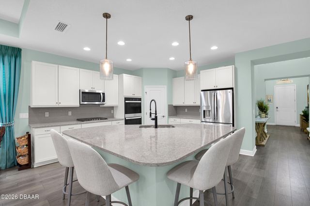 817 Bama Breeze Drive, Daytona Beach, FL 32124