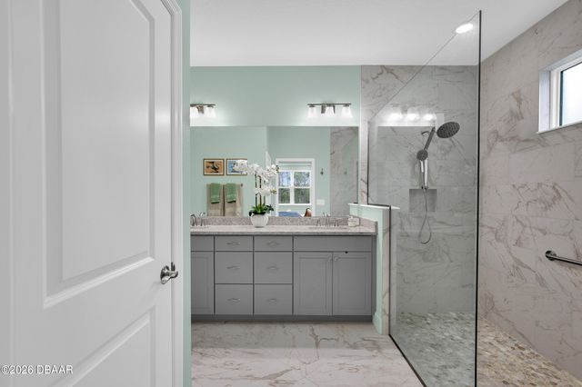 817 Bama Breeze Drive, Daytona Beach, FL 32124